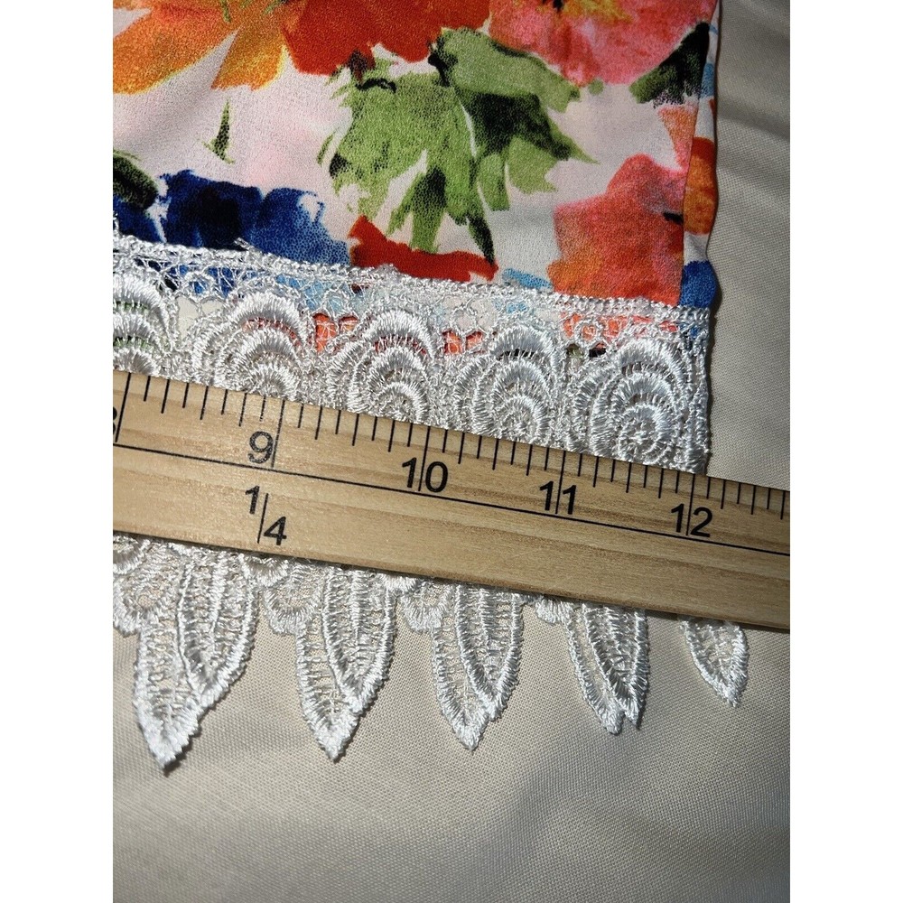 Floral Lace Shorts By Miin Size Small - Picture 5 of 8